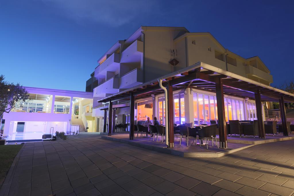 Hotel Vila 4M Razanac Ngoại thất bức ảnh