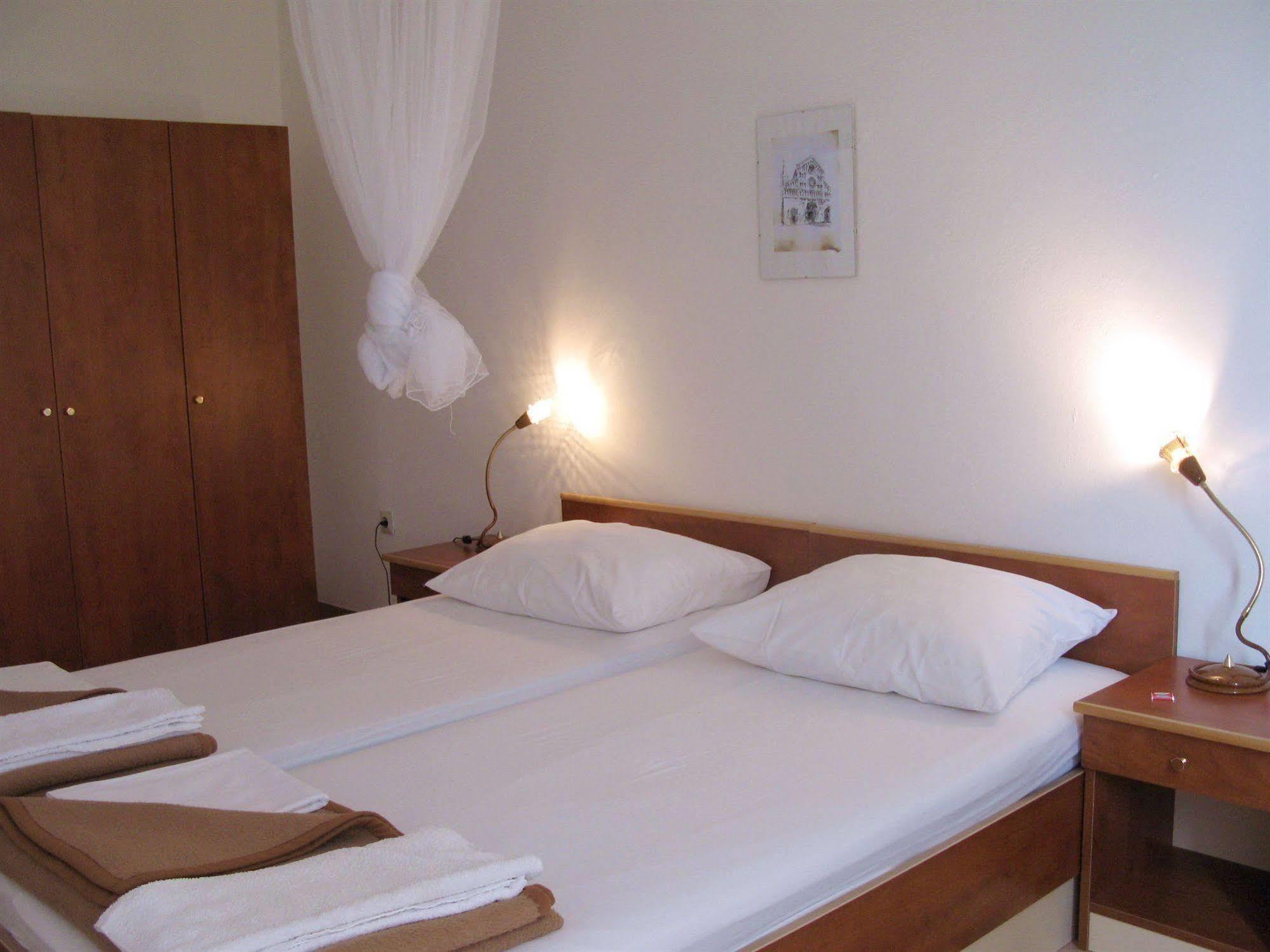 Hotel Vila 4M Razanac Ngoại thất bức ảnh