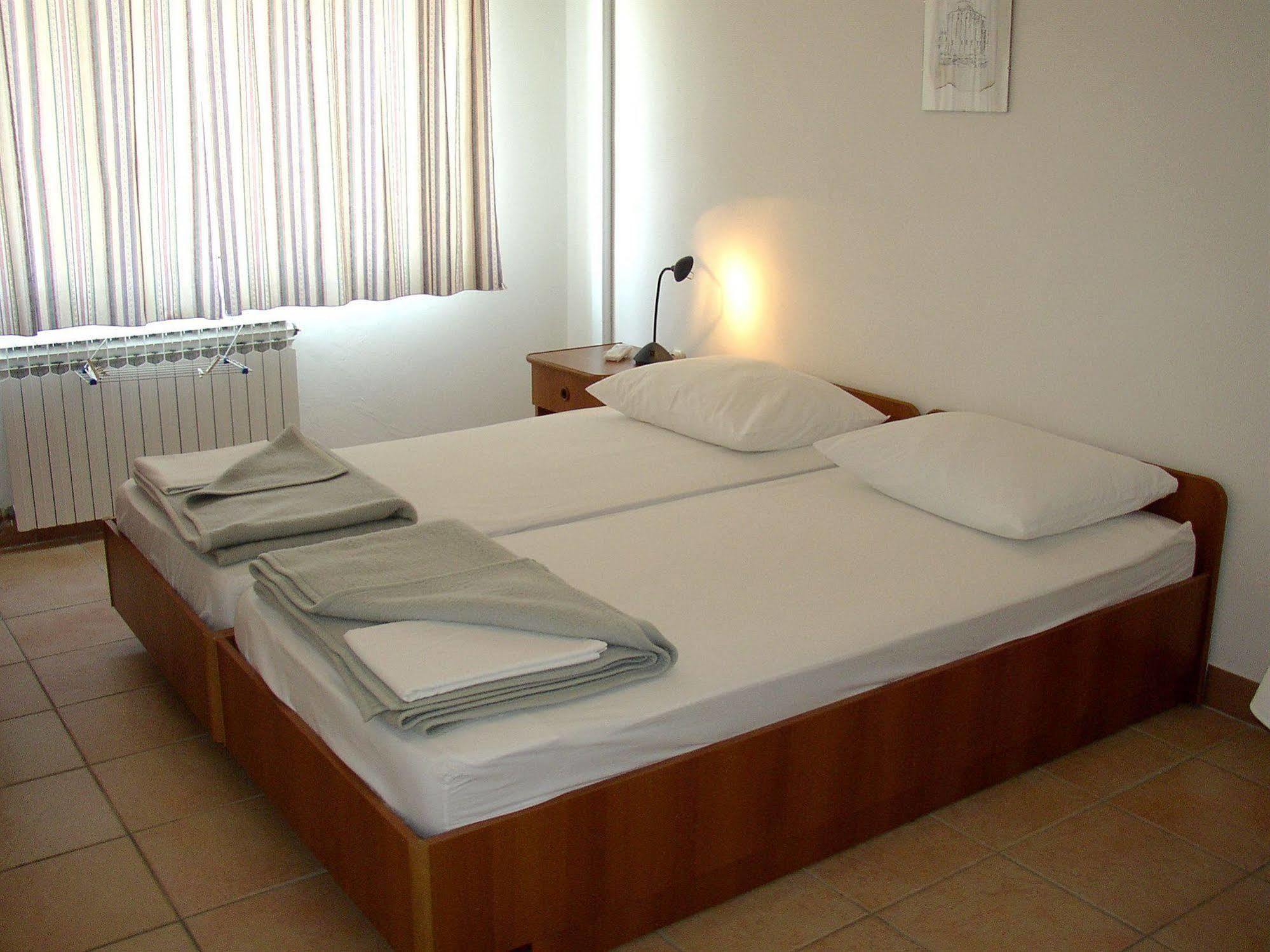 Hotel Vila 4M Razanac Ngoại thất bức ảnh