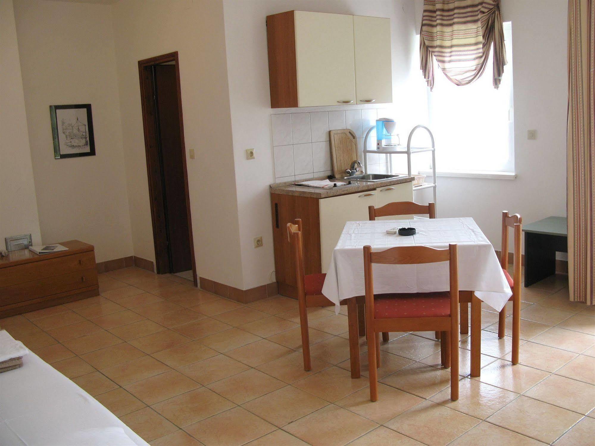 Hotel Vila 4M Razanac Ngoại thất bức ảnh