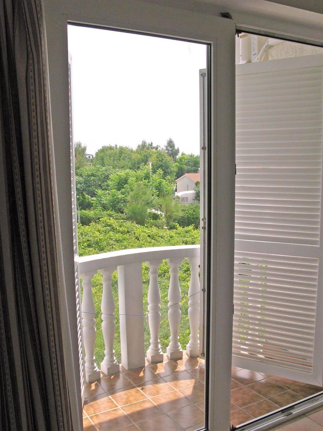 Hotel Vila 4M Razanac Ngoại thất bức ảnh